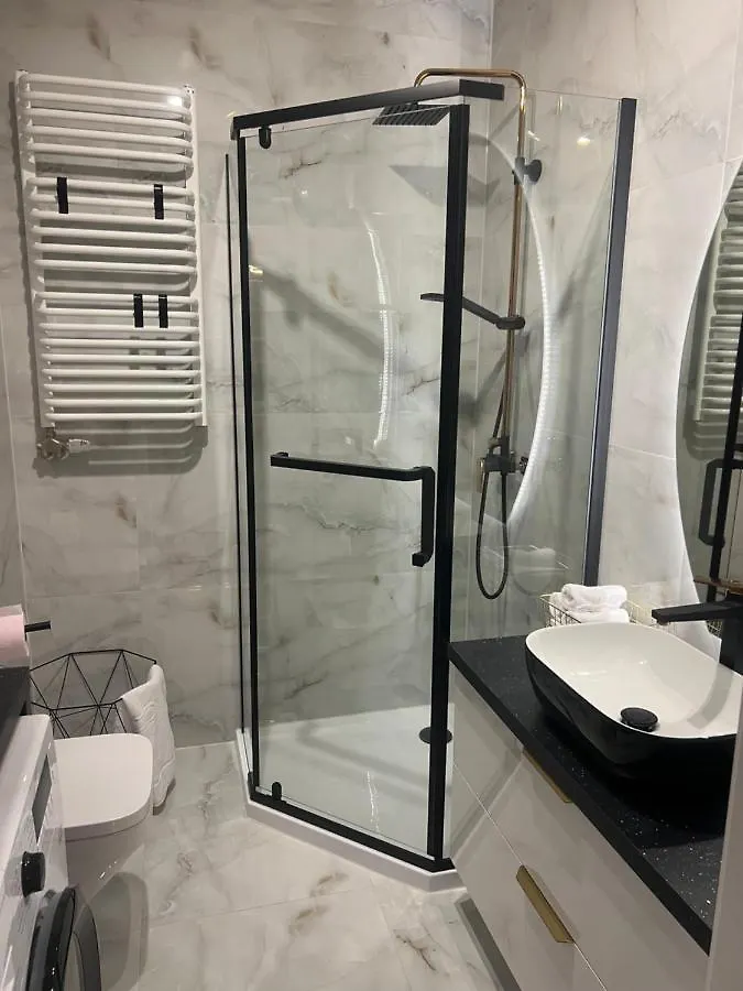 Crystal Luxury Apartment With Free Parking In Cracow For 4 Guests كراكوفيا